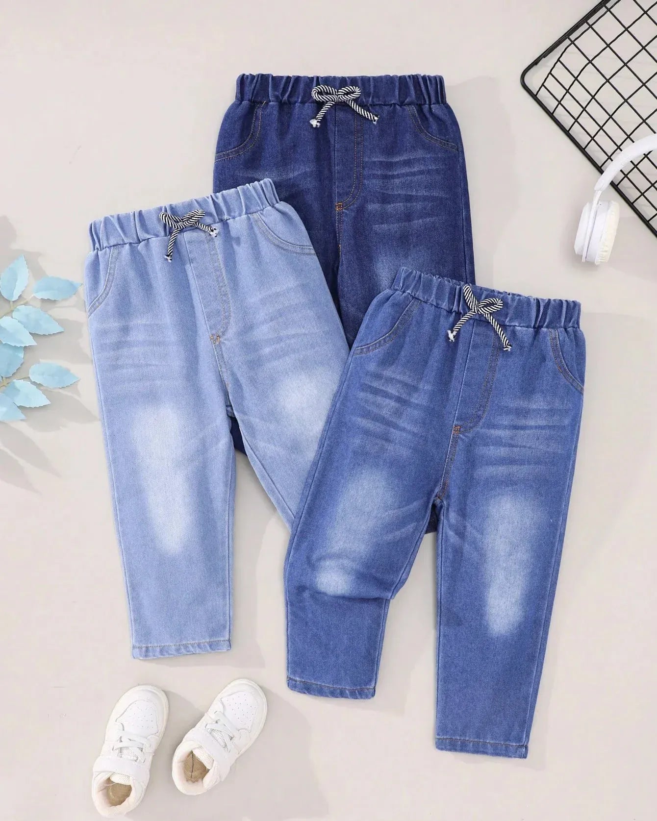 Trendy Kids Apparel Kids Clothing Boys Casual Washed Denim Jeans with Elastic Waist (3-piece)